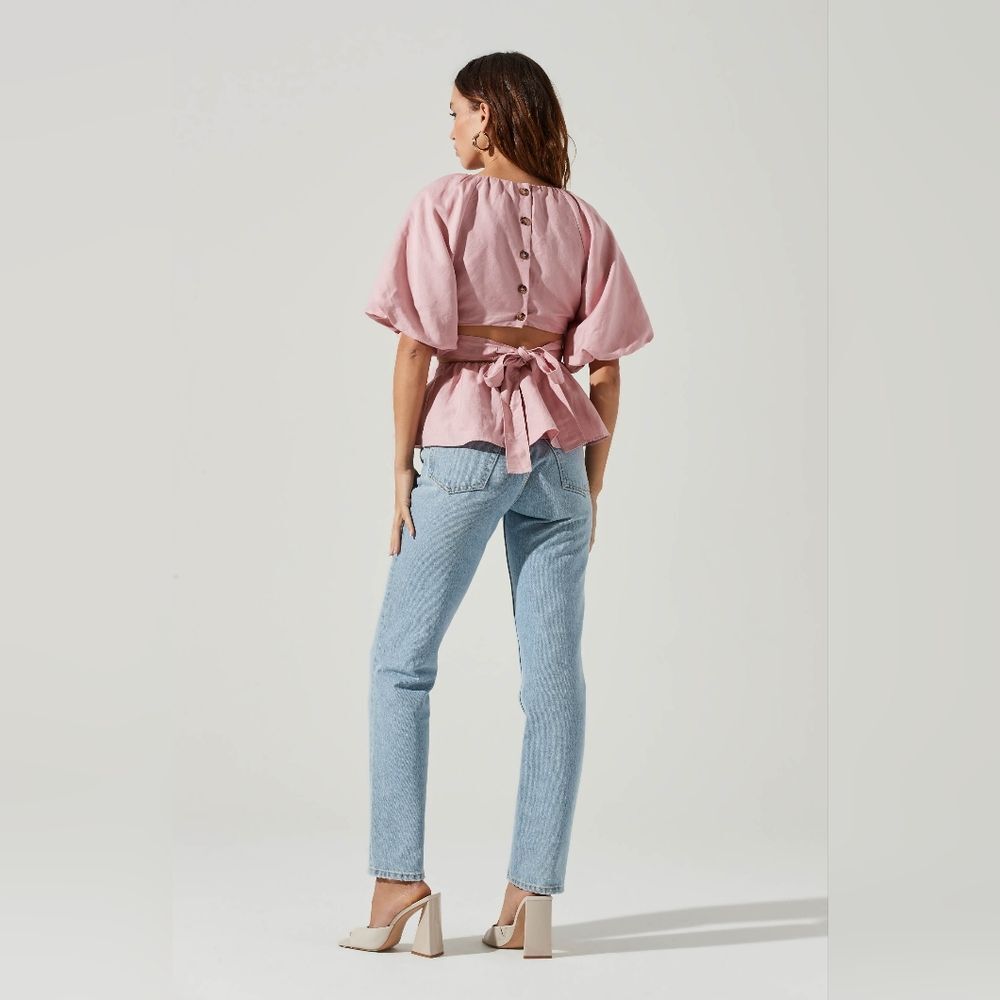 ASTR the Label Vendetta Cutout Linen Top Medium - Picture 9 of 9